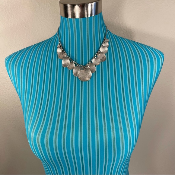 Silver tone disc coin necklace - Picture 2 of 10